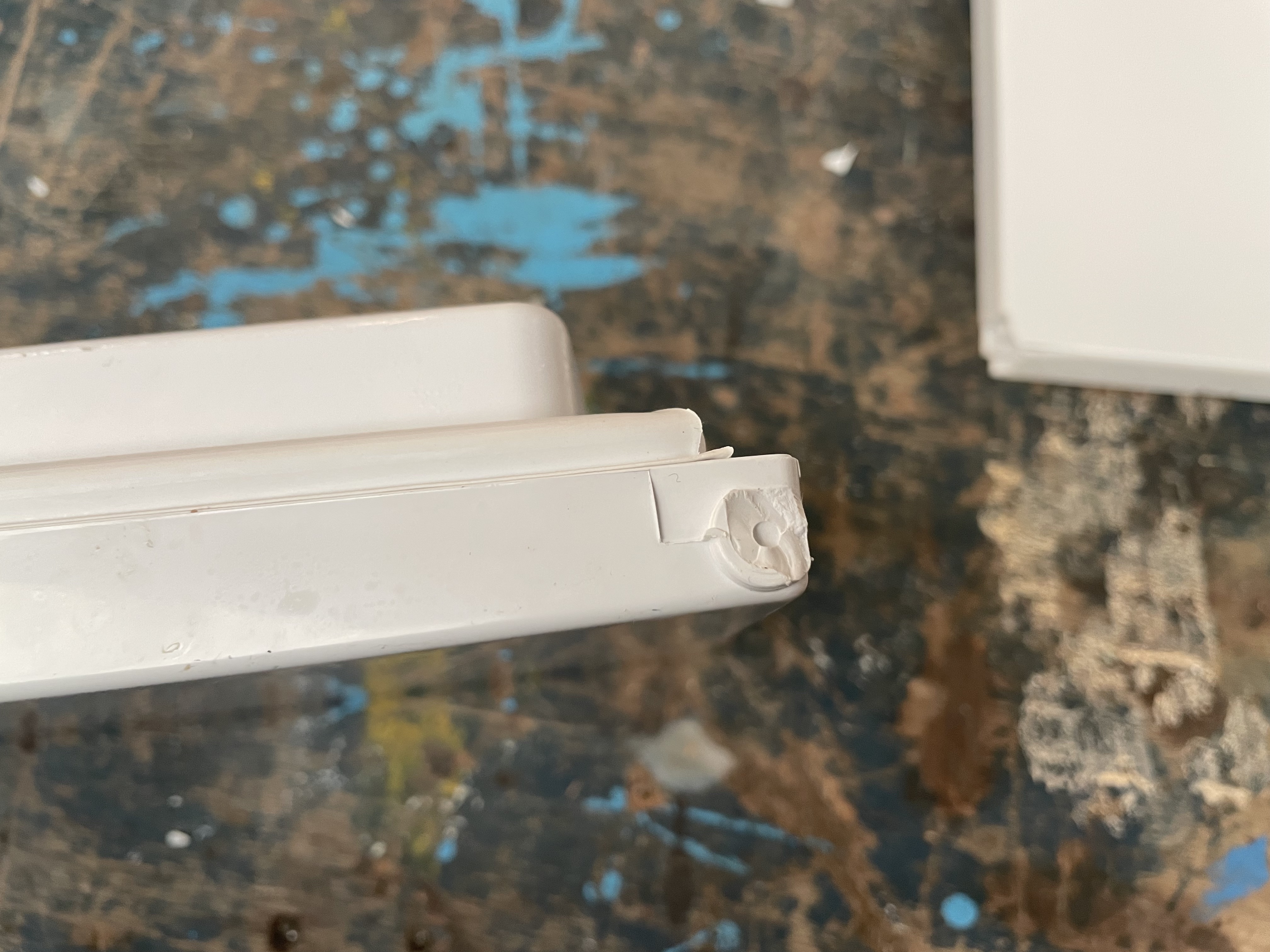 broken hinge